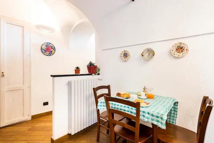 Bed & Breakfast L'Erica Finale Ligure Exterior foto